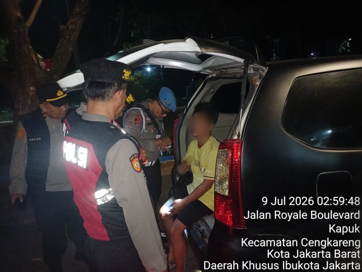 Razia Dini Hari Polsek Cengkareng Amankan Dua Pria Diduga Terkait Narkoba