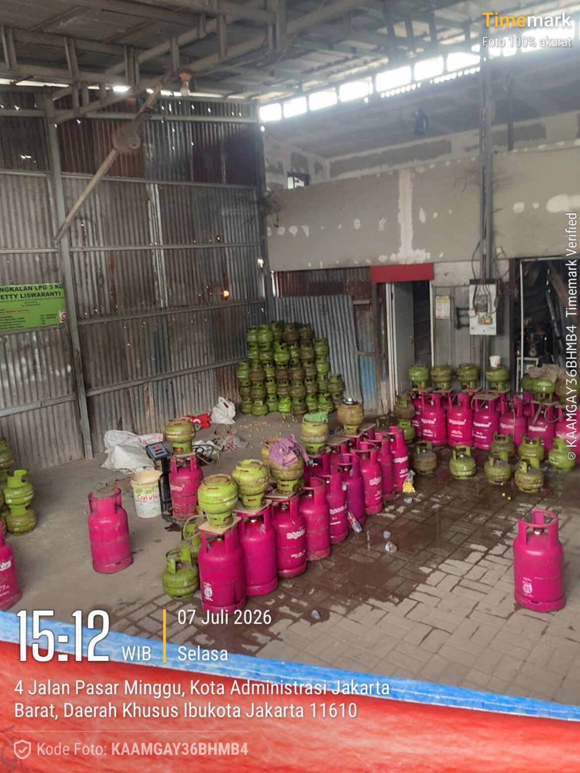 Di Duga Sebuah Gudang Ilegal Melakukan Penyuntikan Gas Bersubsidi Ukuran 3 kg, Ke Gas Non Subsidi Yang Ukuran 12 kg, Terancam Pidana
