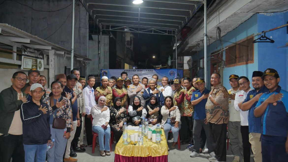 Perkuat Sinergi dengan Forum RW, Kapolsek Cengkareng Ajak Warga Jadi Garda Terdepan Jaga Kamtibmas