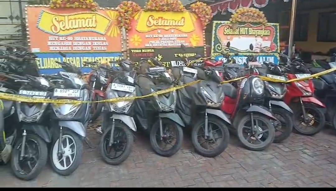 Polsek Tambora Gagalkan Penyelundupan 12 Motor Diduga Hasil Curian ke Sumatera, Disamarkan di Balik Perabot Rumah Tangga