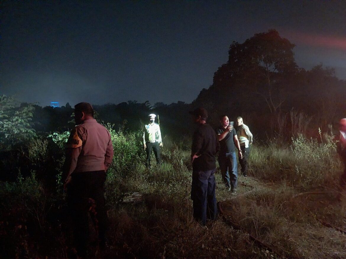 Polsek Tigaraksa Dan BPBD Kab Tangerang Bergerak Cepat Tangani Kebakaran Sampah Liar