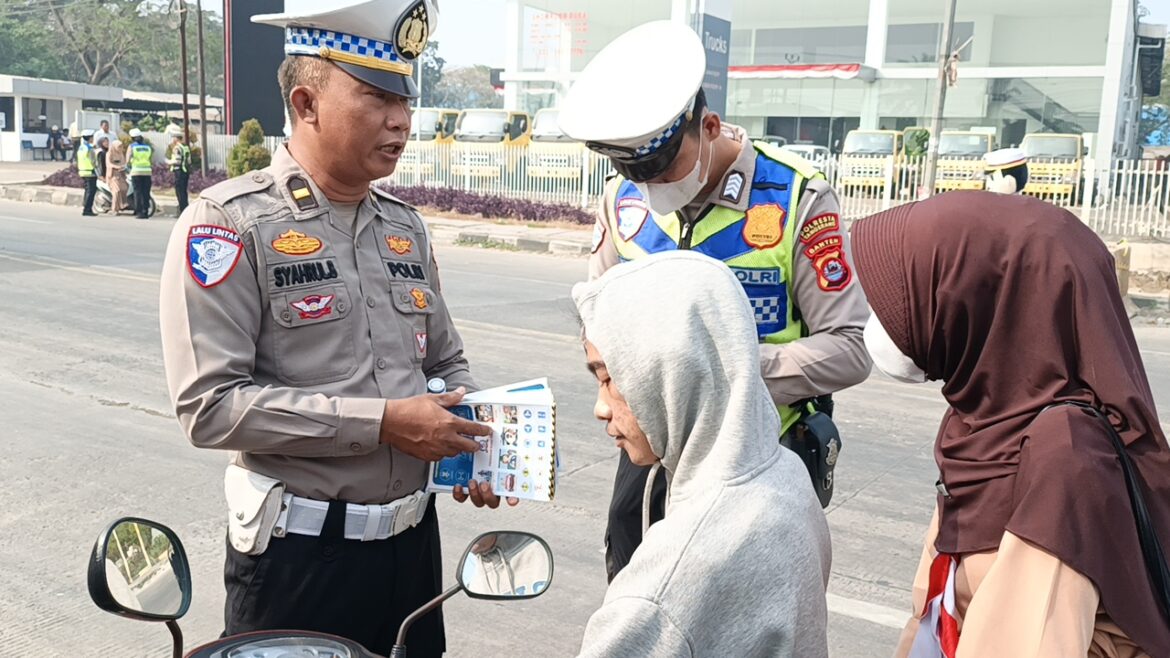 Si Caka Turun ke Jalan, Satlantas Polresta Tangerang Edukasi Pengendara di Titik Rawan Kecelakaan