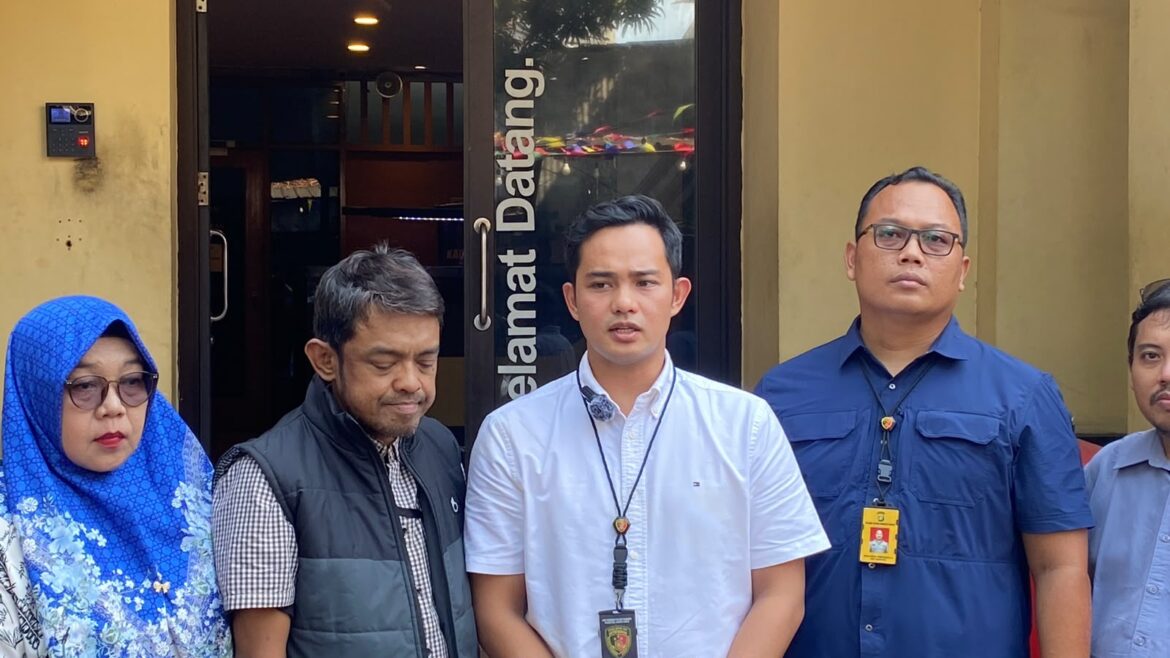 Polsek Tambora Serahkan 6 Motor Hasil Pengungkapan Kasus Curanmor Kepada Pemilik Yang sah