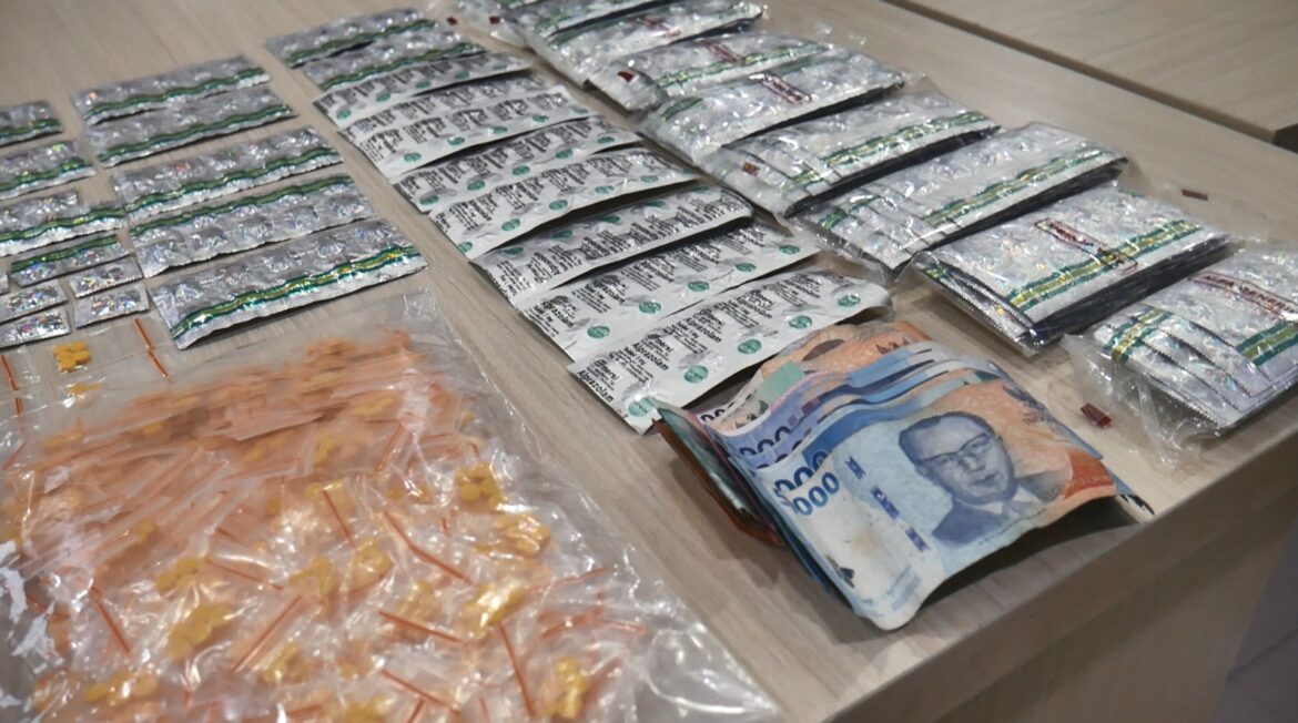 Polsek Cengkareng Sita 2.164 Butir Obat Keras Berkedok Warkop, Satu Orang Diamankan