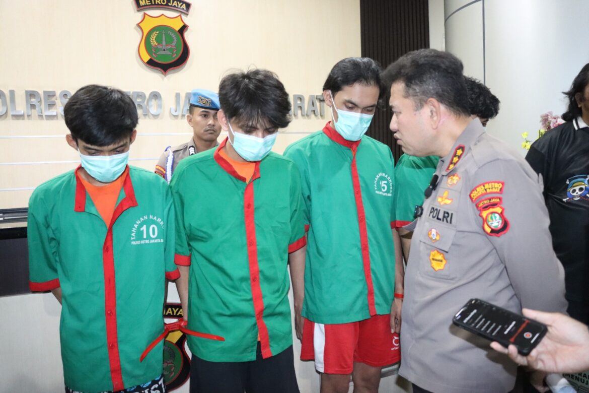 4 Tersangka Sindikat Tembakau Sintetis Ditangkap, Polisi Ungkap Modus Cairan PINACA