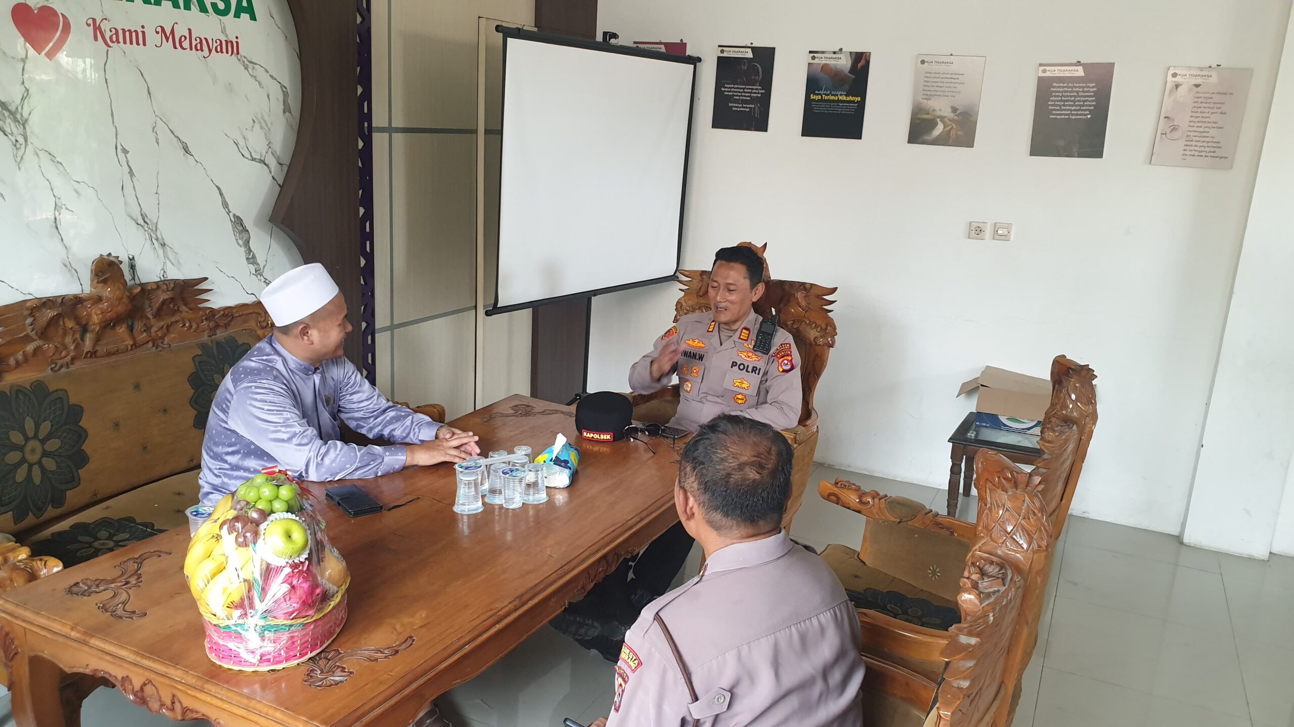 Jalin Sinergitas dan Perkuat Kamtibmas, Kapolsek Tigaraksa Silaturahmi dengan Ketua MUI Kecamatan Tigaraksa