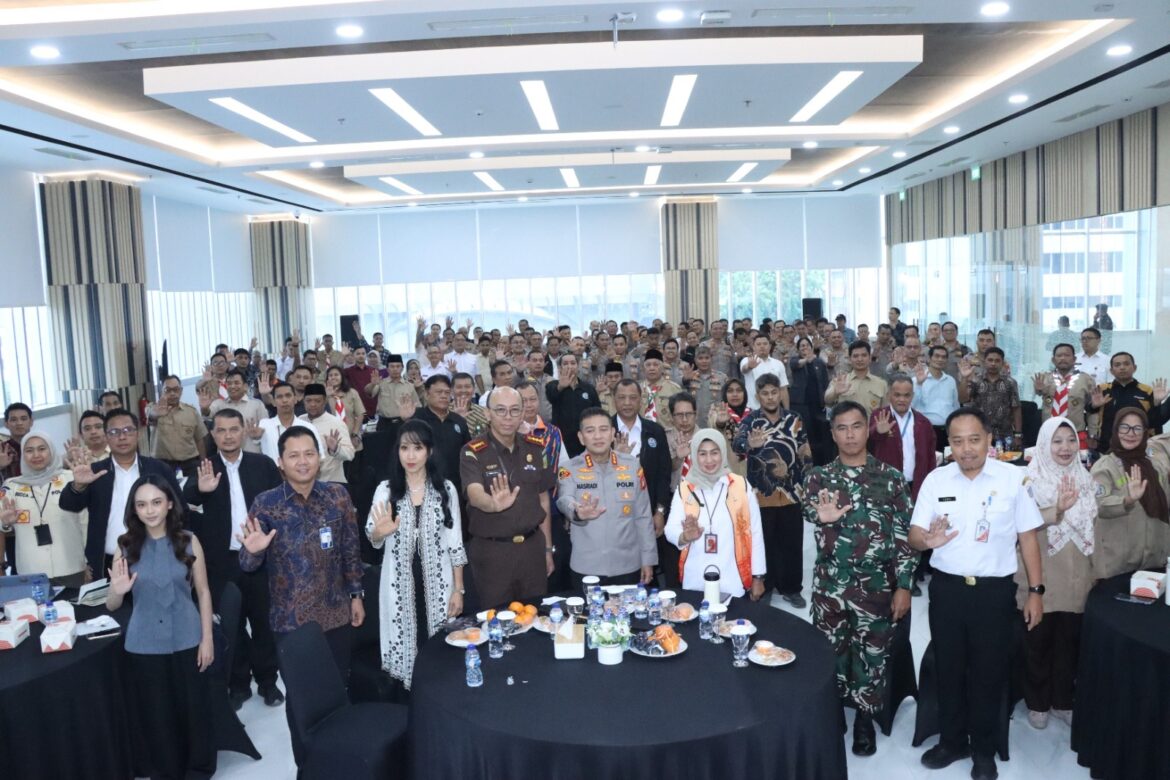 894 Personel Polres Jakbar Jadi Ortu Asuh Pelajar, Cegah Pelajar Dari Kenakalan Remaja