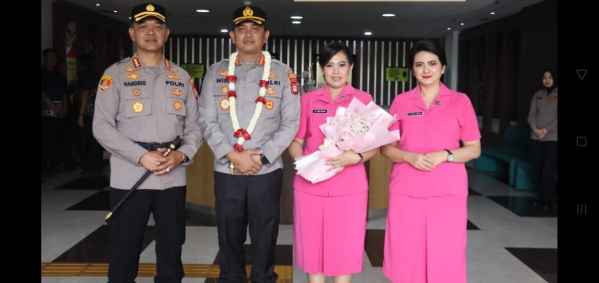 Farewell & Welcome Parade Kapolresta Bandara Soetta Kombes Pol Wisnu Wardana Estafetkan Tongkat Kepemimpinan kepada Kombes Pol Handrio Wicaksono