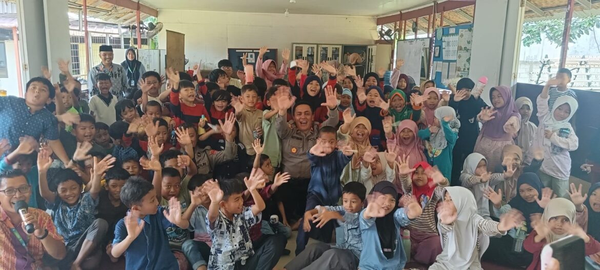 Kapolsek Panongan Edukasi 65 Siswa Sekolah Alam Mekar Bakti tentang Bahaya Bullying