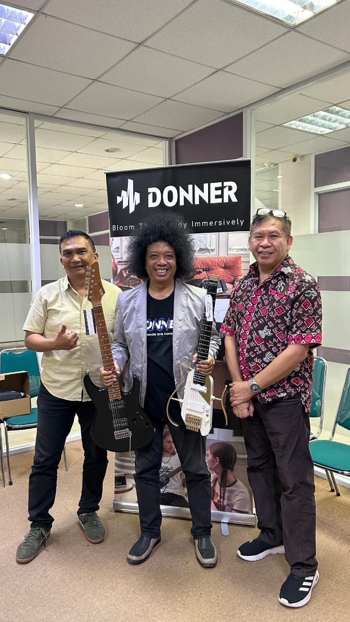 Gitaris Virtuoso Puguh Kribo Resmi Jalin Kerja Sama Endorsement dengan Donner, Perkuat Kolaborasi Musisi Indonesia dan Brand Instrumen Global