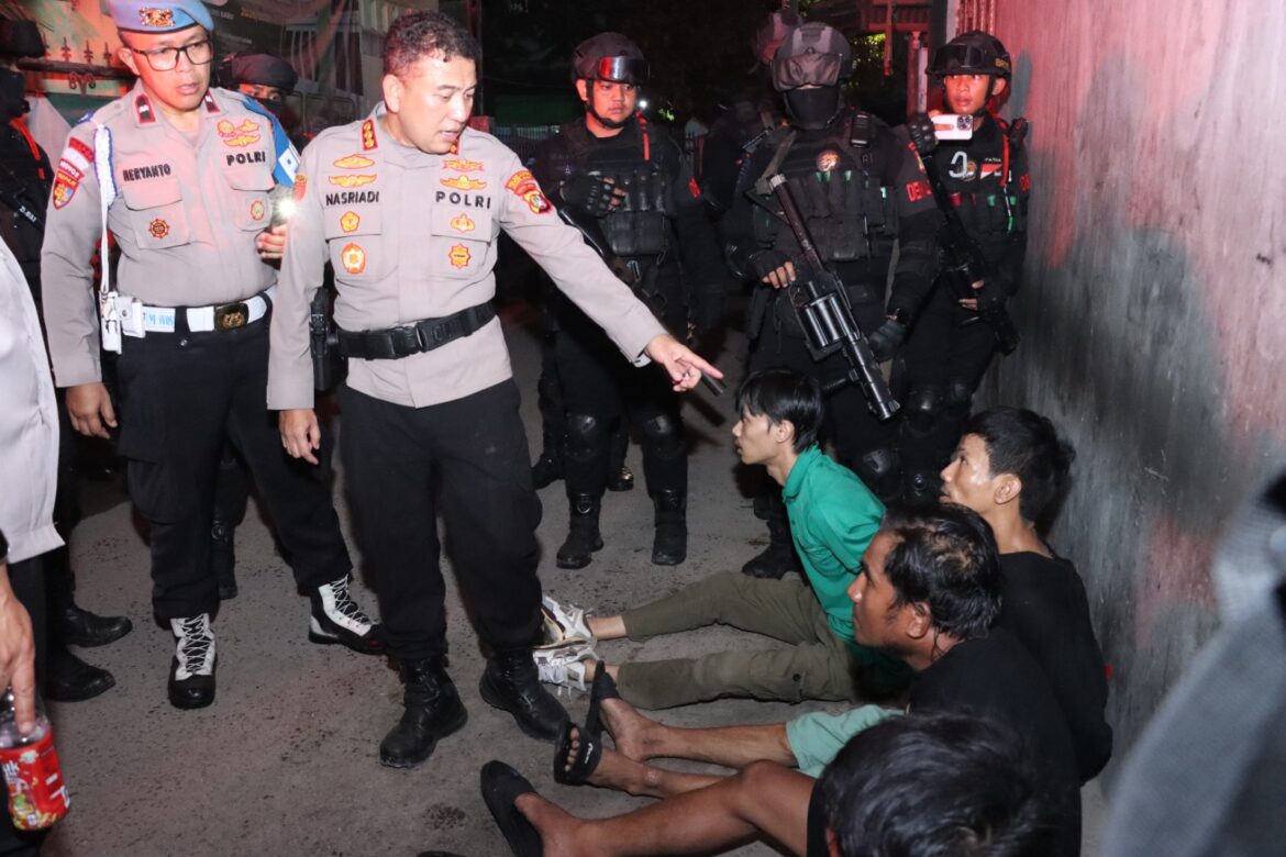 Perang Melawan Narkoba Berlanjut, Delapan Orang Diamankan di Kampung Ambon