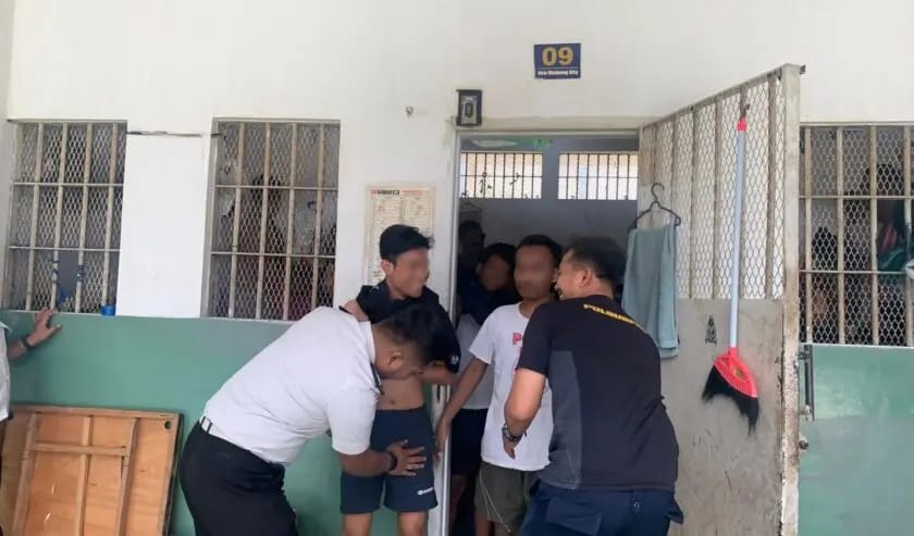Rumah Tahanan Kelas I Surabaya terus memperketat pengamanan dan menjaga kondusifitas