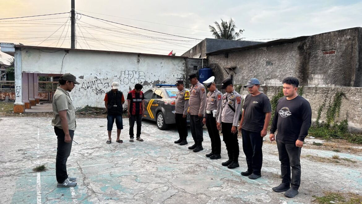 POLSEK MAUK GELAR APEL PENGAMANAN NOBAR PERSIJA VS DEWA UNITED, ANTISIPASI GANGGUAN KAMTIBMAS
